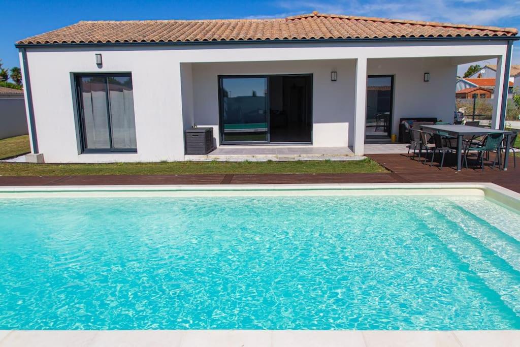 Villa Avec Piscine Chauffee Trois Chambres Saint-Sulpice-de-Royan Exteriör bild
